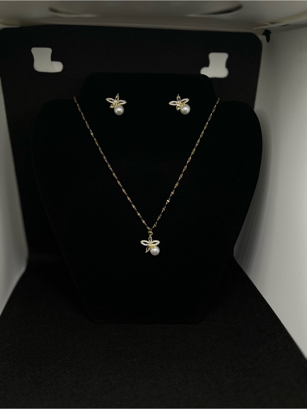 Gold Pearl Bee Pendant Necklace and Stud Earrings Set